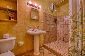 El Sano Banano Beachside Hotel