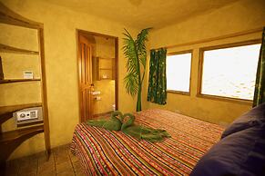 El Sano Banano Beachside Hotel