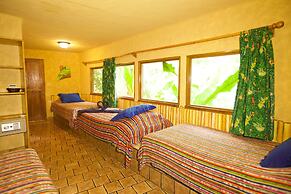 El Sano Banano Beachside Hotel