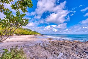 El Sano Banano Beachside Hotel