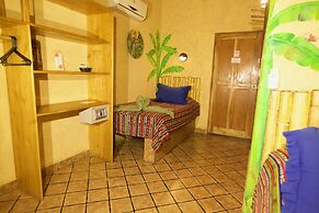 El Sano Banano Beachside Hotel