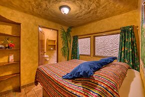 El Sano Banano Beachside Hotel