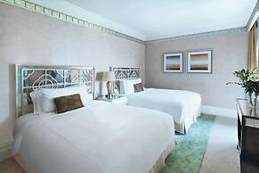 The Ritz-Carlton Abu Dhabi, Grand Canal