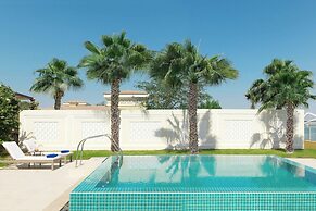 The Ritz-Carlton Abu Dhabi, Grand Canal