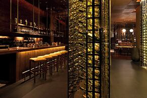 The Ritz-Carlton Abu Dhabi, Grand Canal