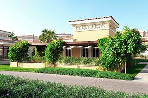 The Ritz-Carlton Abu Dhabi, Grand Canal