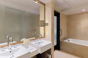 The Ritz-Carlton Abu Dhabi, Grand Canal