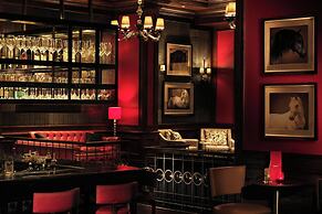 The Ritz-Carlton Abu Dhabi, Grand Canal