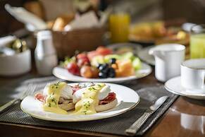 The Ritz-Carlton Abu Dhabi, Grand Canal