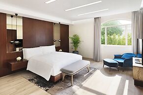 The Ritz-Carlton Abu Dhabi, Grand Canal