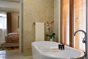 The Ritz-Carlton Abu Dhabi, Grand Canal