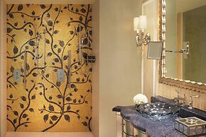 The Ritz-Carlton Abu Dhabi, Grand Canal