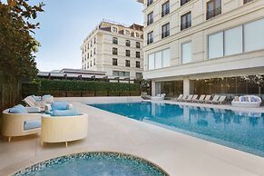 Wyndham Grand Istanbul Kalamis Marina Hotel
