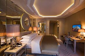Wyndham Grand Istanbul Kalamis Marina Hotel