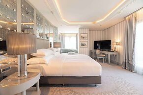 Wyndham Grand Istanbul Kalamis Marina Hotel