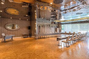 Wyndham Grand Istanbul Kalamis Marina Hotel
