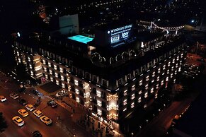 Wyndham Grand Istanbul Kalamis Marina Hotel