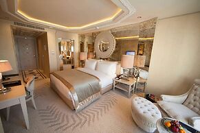 Wyndham Grand Istanbul Kalamis Marina Hotel