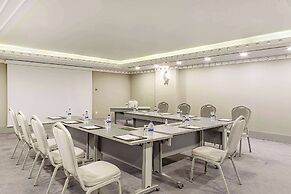 Wyndham Grand Istanbul Kalamis Marina Hotel