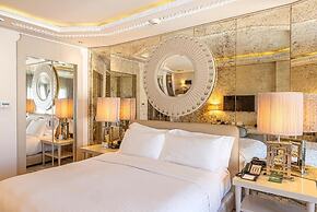 Wyndham Grand Istanbul Kalamis Marina Hotel