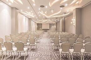 Wyndham Grand Istanbul Kalamis Marina Hotel