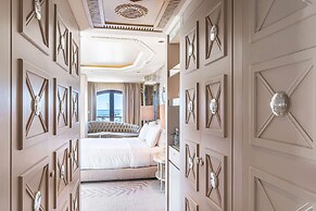 Wyndham Grand Istanbul Kalamis Marina Hotel