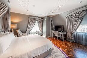 Wyndham Grand Istanbul Kalamis Marina Hotel