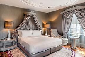 Wyndham Grand Istanbul Kalamis Marina Hotel
