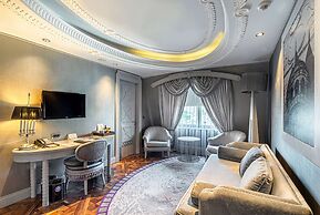 Wyndham Grand Istanbul Kalamis Marina Hotel