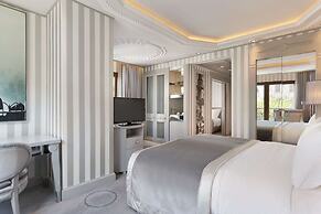 Wyndham Grand Istanbul Kalamis Marina Hotel