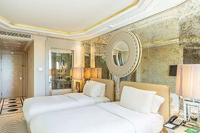 Wyndham Grand Istanbul Kalamis Marina Hotel