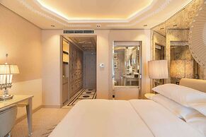Wyndham Grand Istanbul Kalamis Marina Hotel