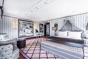 Wyndham Grand Istanbul Kalamis Marina Hotel