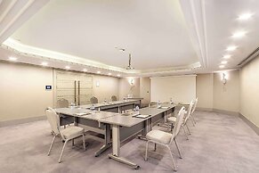 Wyndham Grand Istanbul Kalamis Marina Hotel