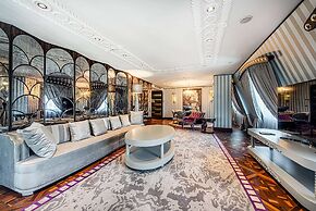 Wyndham Grand Istanbul Kalamis Marina Hotel