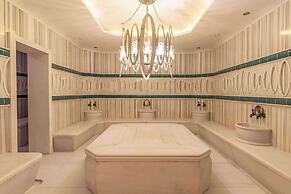 Wyndham Grand Istanbul Kalamis Marina Hotel