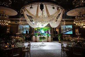 Wyndham Grand Istanbul Kalamis Marina Hotel