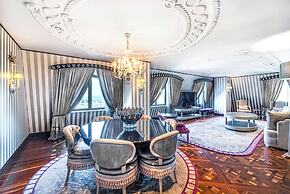 Wyndham Grand Istanbul Kalamis Marina Hotel