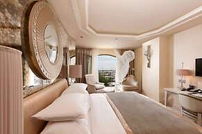 Wyndham Grand Istanbul Kalamis Marina Hotel