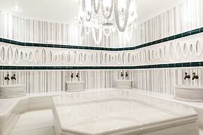 Wyndham Grand Istanbul Kalamis Marina Hotel