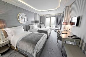 Wyndham Grand Istanbul Kalamis Marina Hotel