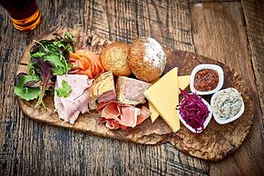 The Slaughters Country Inn