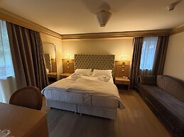 HOTEL LORENZETTI