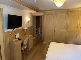 HOTEL LORENZETTI