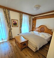 HOTEL LORENZETTI