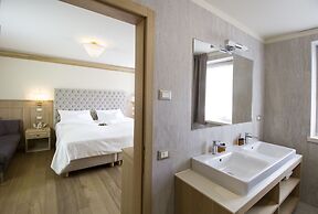 HOTEL LORENZETTI
