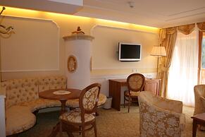 HOTEL LORENZETTI