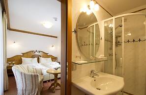 HOTEL LORENZETTI