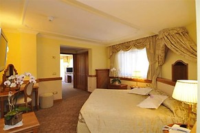 HOTEL LORENZETTI