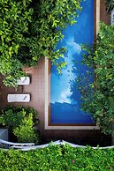 Skyline Boutique Hotel